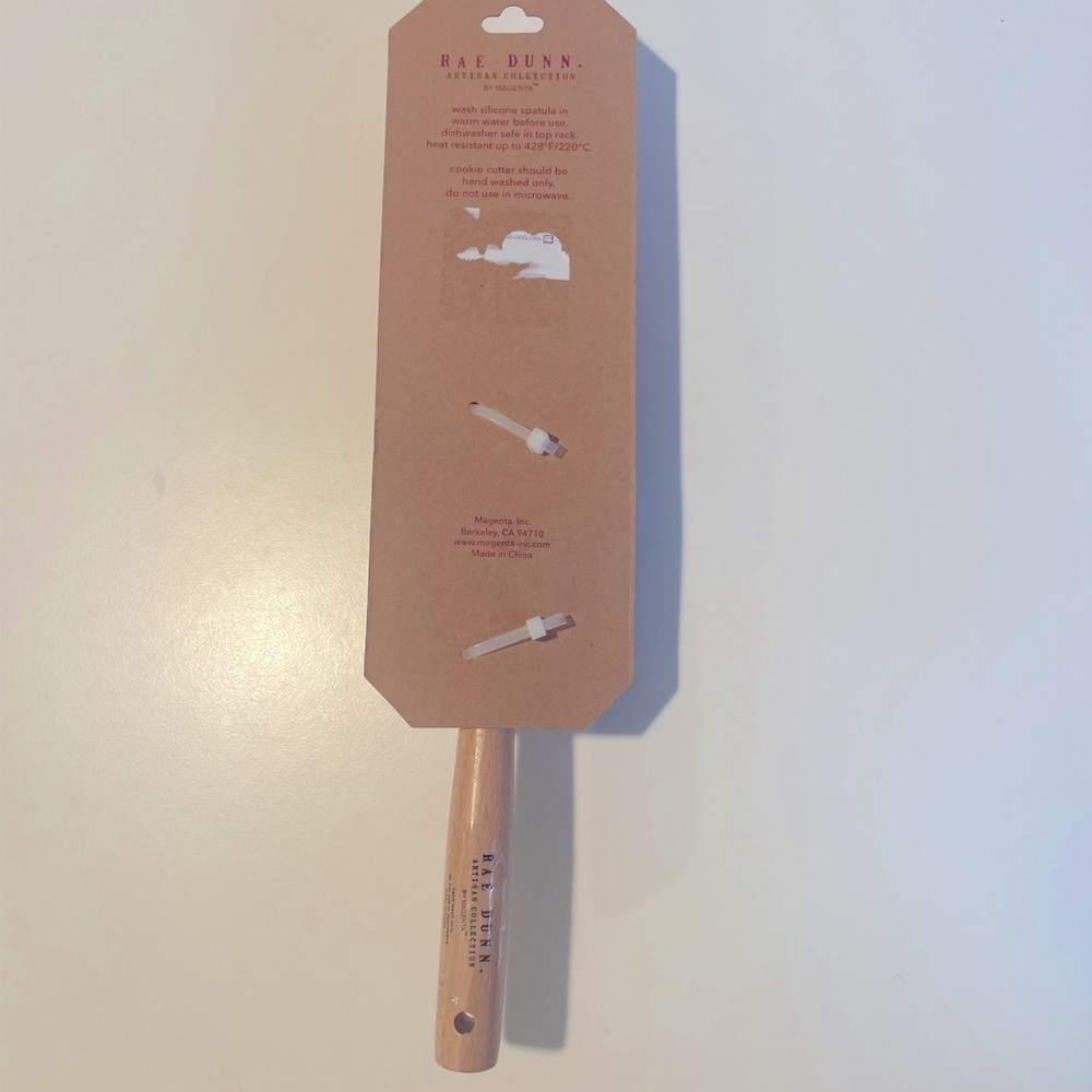 Rae Dunn Christmas Spatula and Cookie Cutter Set - Picture 2 of 4